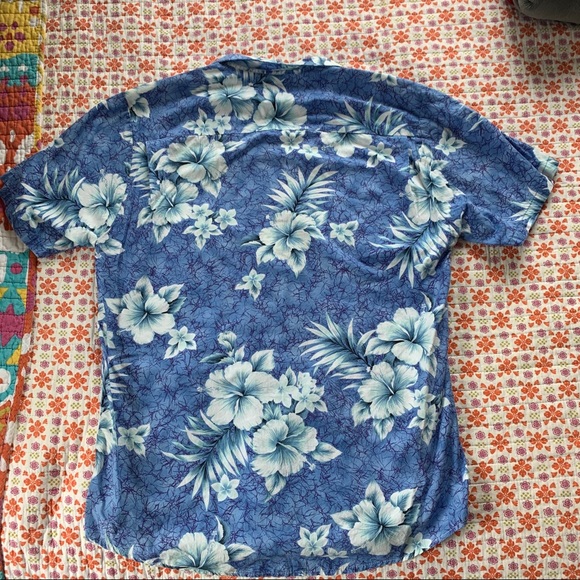 Blue and white Hawaiian shirt - Picture 4 of 4